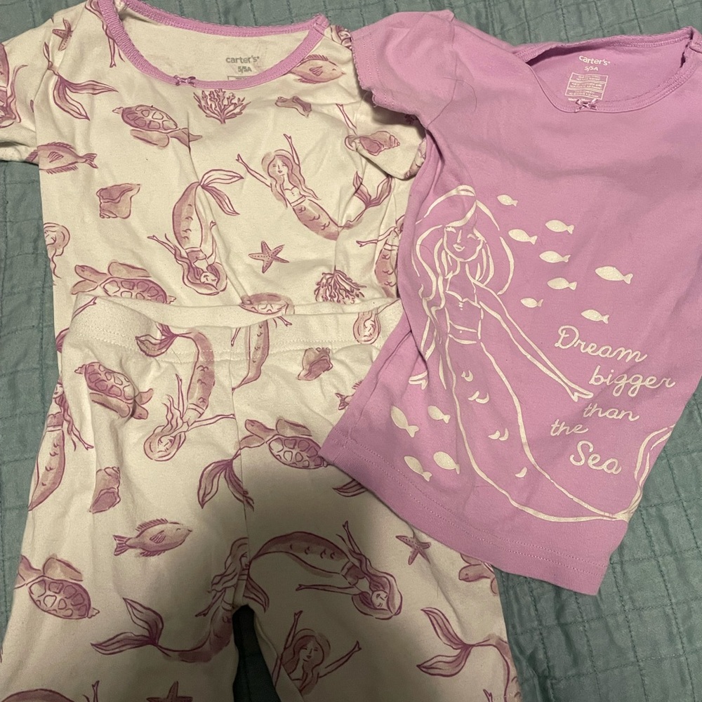 Carter’s Girls 5T pajamas